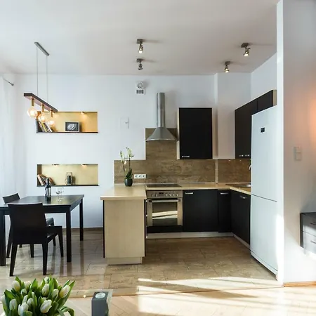 דירה 2-rooms In Old Town - 300 Meters To Town Hall ורוצלב